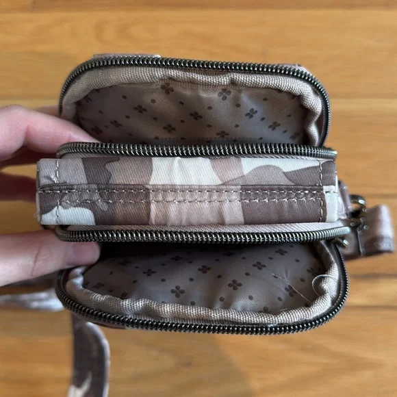 Lug Convertible Crossbody Hip Pouch Skeeter Mini in camo, new - Picture 10 of 11